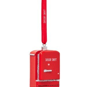Taylor Swift Dancing round the Kitchen in the refrigerator light ornament